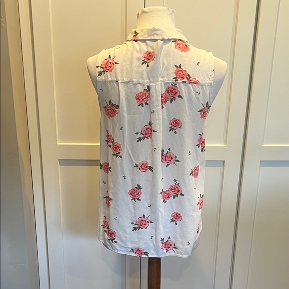 H&M White Floral Button-Down Shirt - Picture 5 of 6